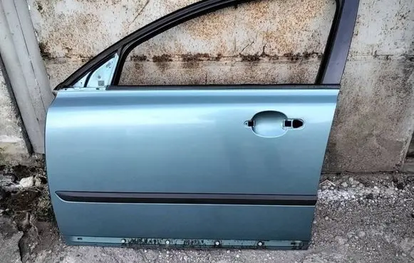 Volvo V50 Front door