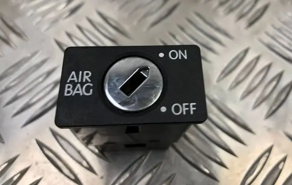 Volkswagen Golf V Passenger airbag on/off switch 1K0919237A