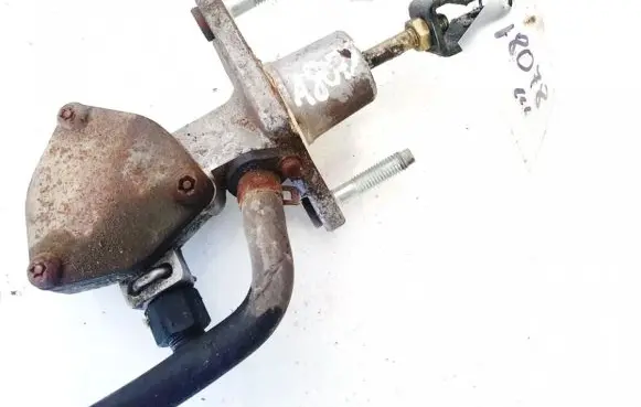 Honda FR-V Clutch master cylinder