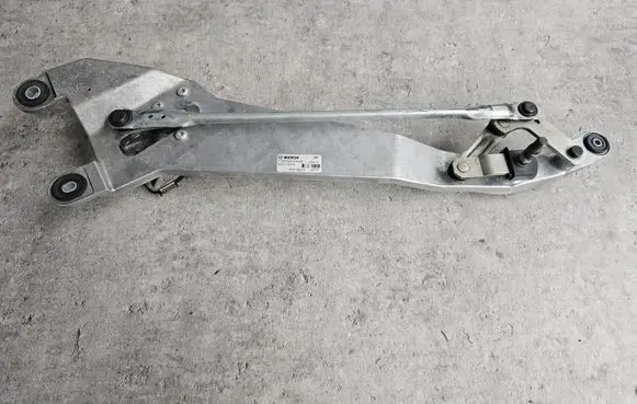 Maserati MC20 Front wiper linkage 670156521