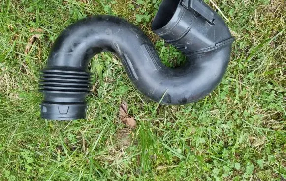 Renault Trafic III (X82) Air intake duct part 165555514R 93451665 1106168S01