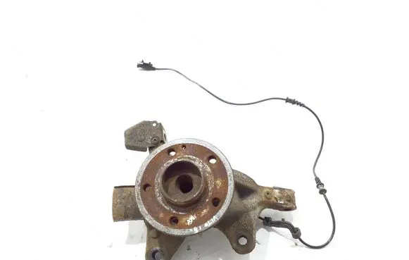 Mercedes-Benz Vito Viano W447 Front wheel hub A4473300620