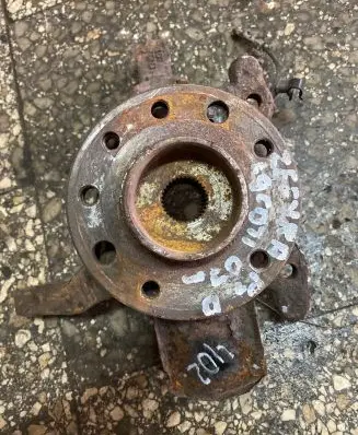 Opel Zafira B Front wheel hub