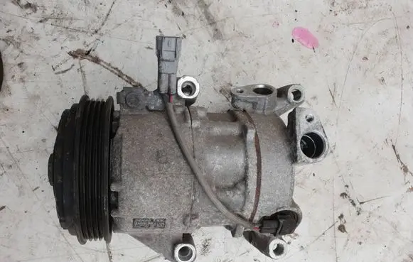 Toyota Yaris Air conditioning (A/C) compressor (pump) 5TSE10C GE4472502500