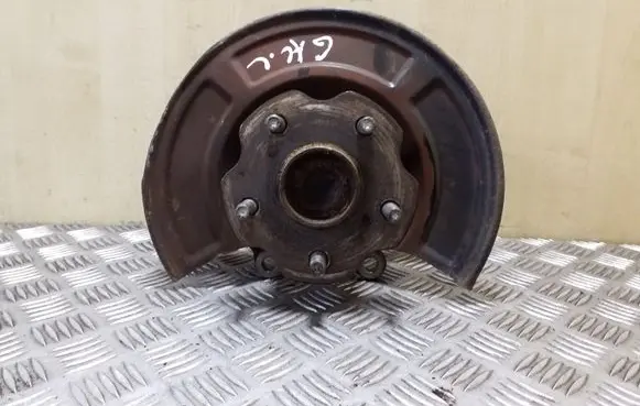 Toyota Avensis T270 Rear wheel hub spindle/knuckle 