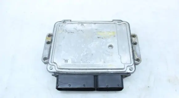 Hyundai i30 Engine control unit/module 391122A981 0281030865