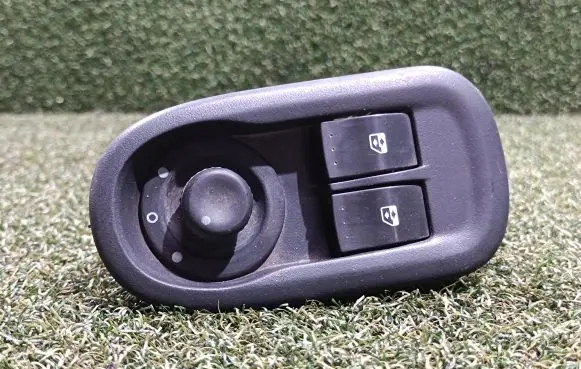 Nissan NV400 Electric window control switch 8200637849