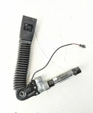 BMW 5 F10 F11 Front seatbelt buckle 6157964 9115306