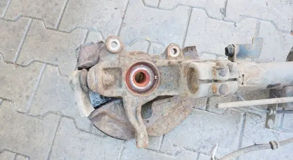 Volvo XC40 Front wheel hub spindle knuckle