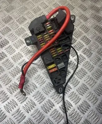 BMW 5 E60 E61 Fuse module 6906601 6906603