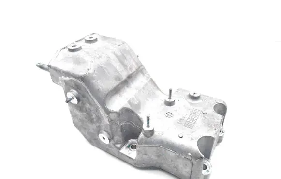 Hyundai Kona II Engine mounting bracket