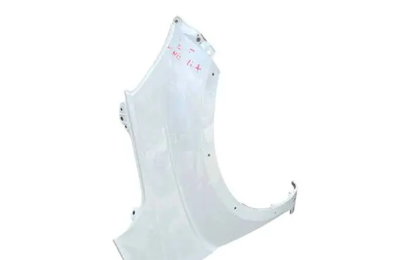 Suzuki Ignis Fender