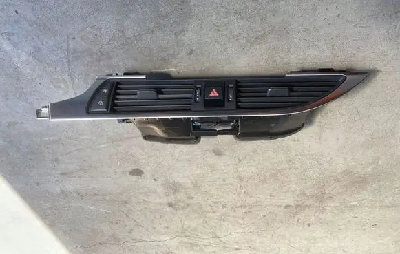 Audi A7 S7 4G Dash center air vent grill 4G1820951