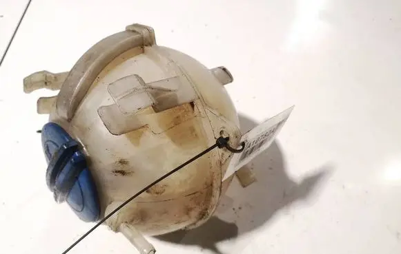 Coolant expansion tank/reservoir
