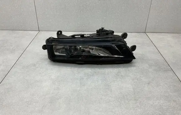 Skoda Octavia Mk3 (5E) Front fog light 5E0941699F