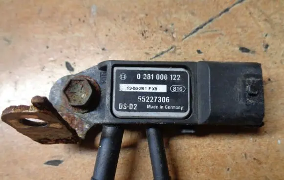 Suzuki Swift II Air pressure sensor 0281006122