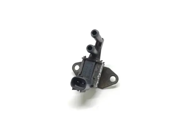 Mitsubishi Pajero Vacuum valve K5T48373