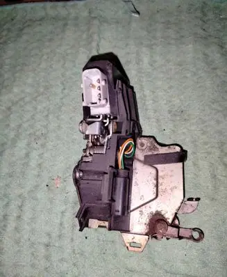 BMW 5 E39 Front door lock 8352165 40620751 6701