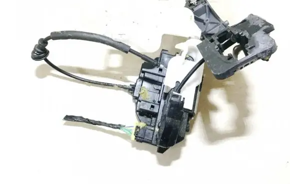 KIA Ceed Front door lock 29111