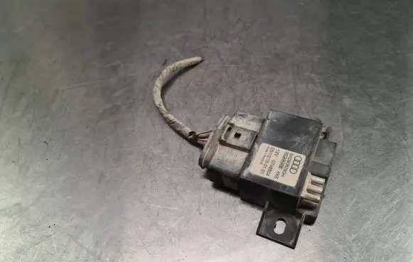 Volkswagen Caddy Fuel injection pump control unit/module 8K0906093H 8K0906093 0746504