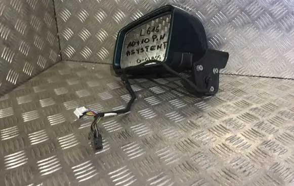 Mercedes-Benz G W463 2nd Gen Front door electric wing mirror 