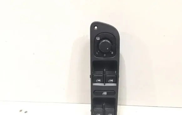 Volkswagen Tiguan Electric window control switch 1K4959857B 1K0959565L
