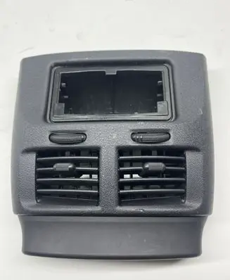 Rear air vent grill
