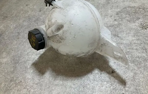 Ford E-Transit Coolant expansion tank/reservoir BK218K218AH