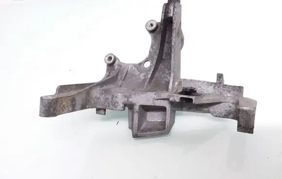 Ford Fiesta Generator/alternator bracket FM5Q9B470CA