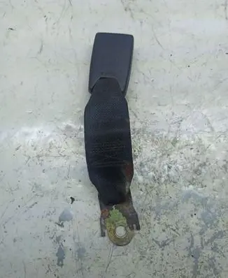 Toyota Corolla E120 E130 Rear seatbelt buckle