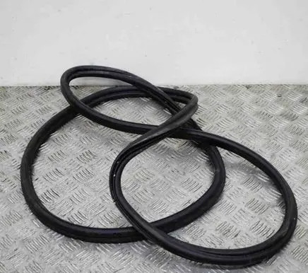 BMW 6 F12 F13 Trunk rubber seal (body) 7228502