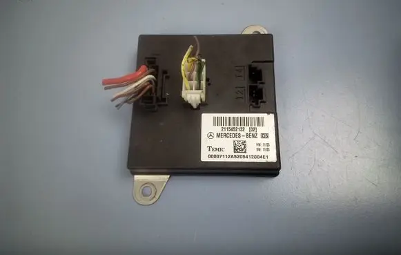 Mercedes-Benz E W211 Comfort/convenience module 2115452132