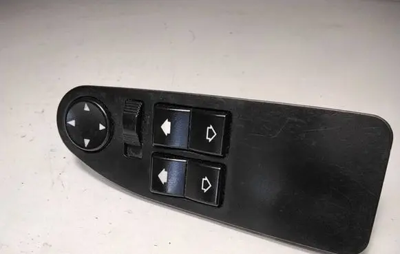BMW 5 E39 Electric window control switch 8368967 9714 101140