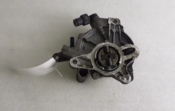 Citroen DS5 Vacuum pump 129010 9673836180