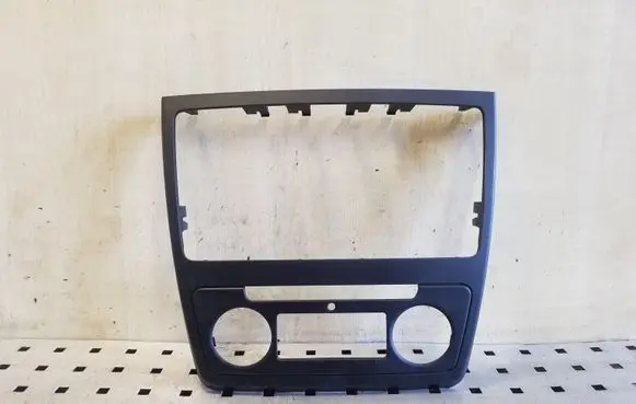 Skoda Yeti (5L) Radio/GPS head unit trim 5L0858069H