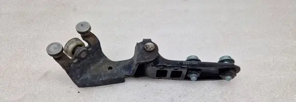 Volkswagen Transporter - Caravelle T5 Sliding door middle roller runner 7H0843336B