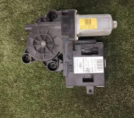 Ford Focus C-MAX Front door window regulator motor 7M5T14B533CE