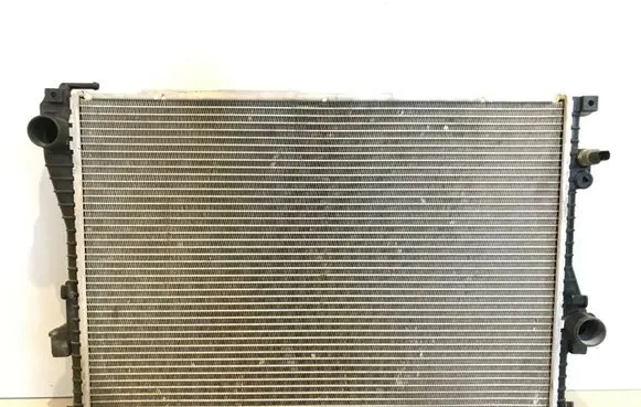 BMW 7 E38 Coolant radiator 6075201E 2932620008