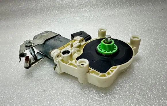 BMW 5 E60 E61 Rear door window regulator motor 6922319 0536009702