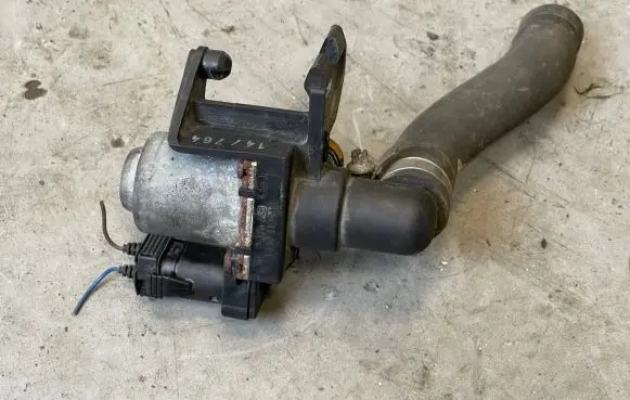 BMW Z3 E36 Coolant heater control valve 8375443 1147412138