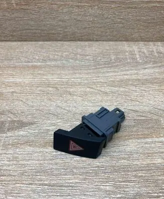 Volkswagen Polo IV 9N3 Hazard light switch 1M8D
