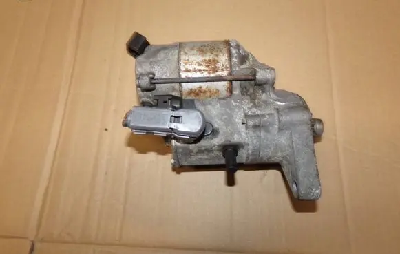 Toyota Corolla E120 E130 Starter motor 28100-33070