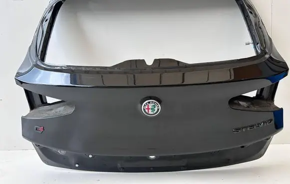 Alfa Romeo Stelvio Tailgate/trunk/boot lid
