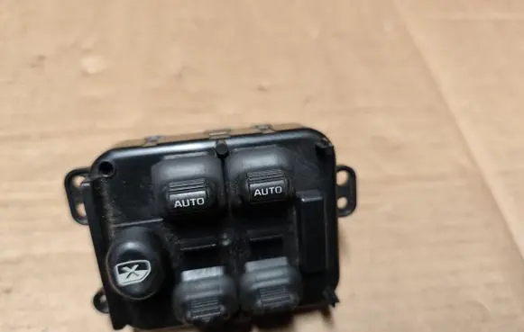 Jeep Cherokee III KJ Electric window control switch P5GP27XDVAG