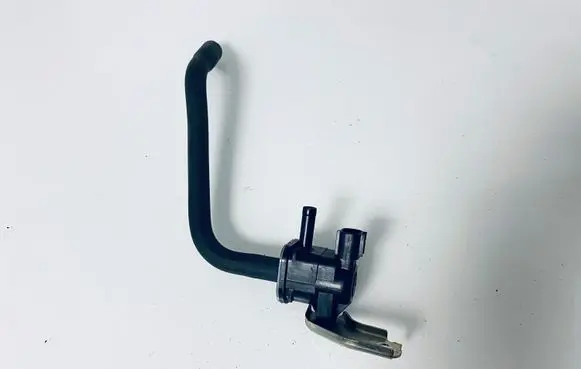 Lexus CT 200H Valve vacuum 9091012276