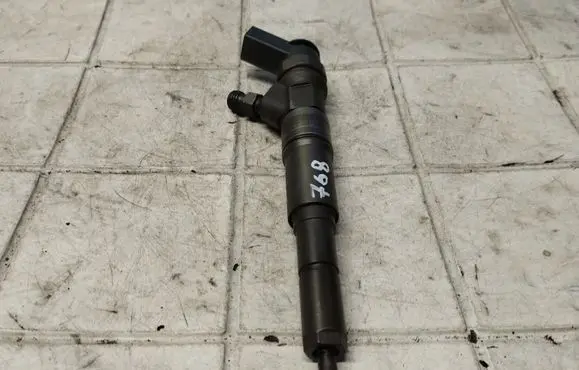 BMW 5 E60 E61 Fuel injector 0445110216