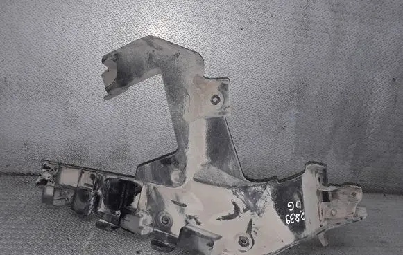 Renault Scenic II - Grand scenic II Bumper support mounting bracket corner 8200228454