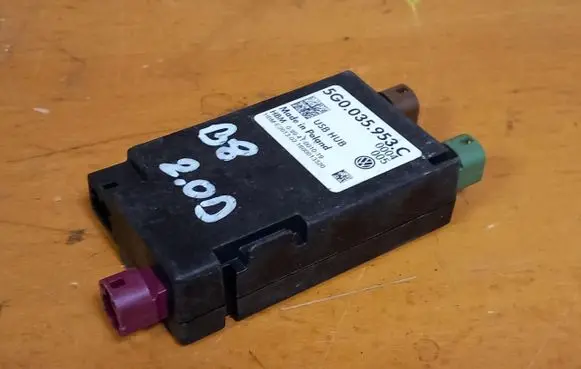 Volkswagen PASSAT B8 USB control unit 5G0035953C