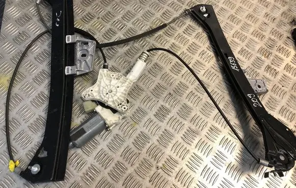 Mercedes-Benz CLK A209 C209 Front door electric window regulator 0130821921