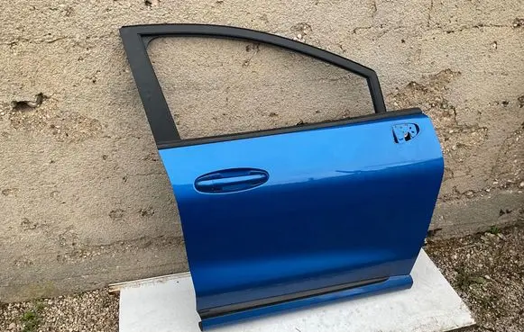 Ford Puma Front door